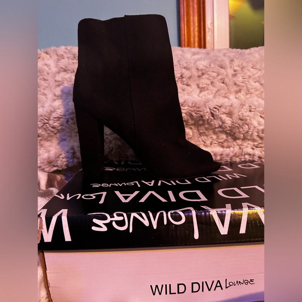 Black going out booties !